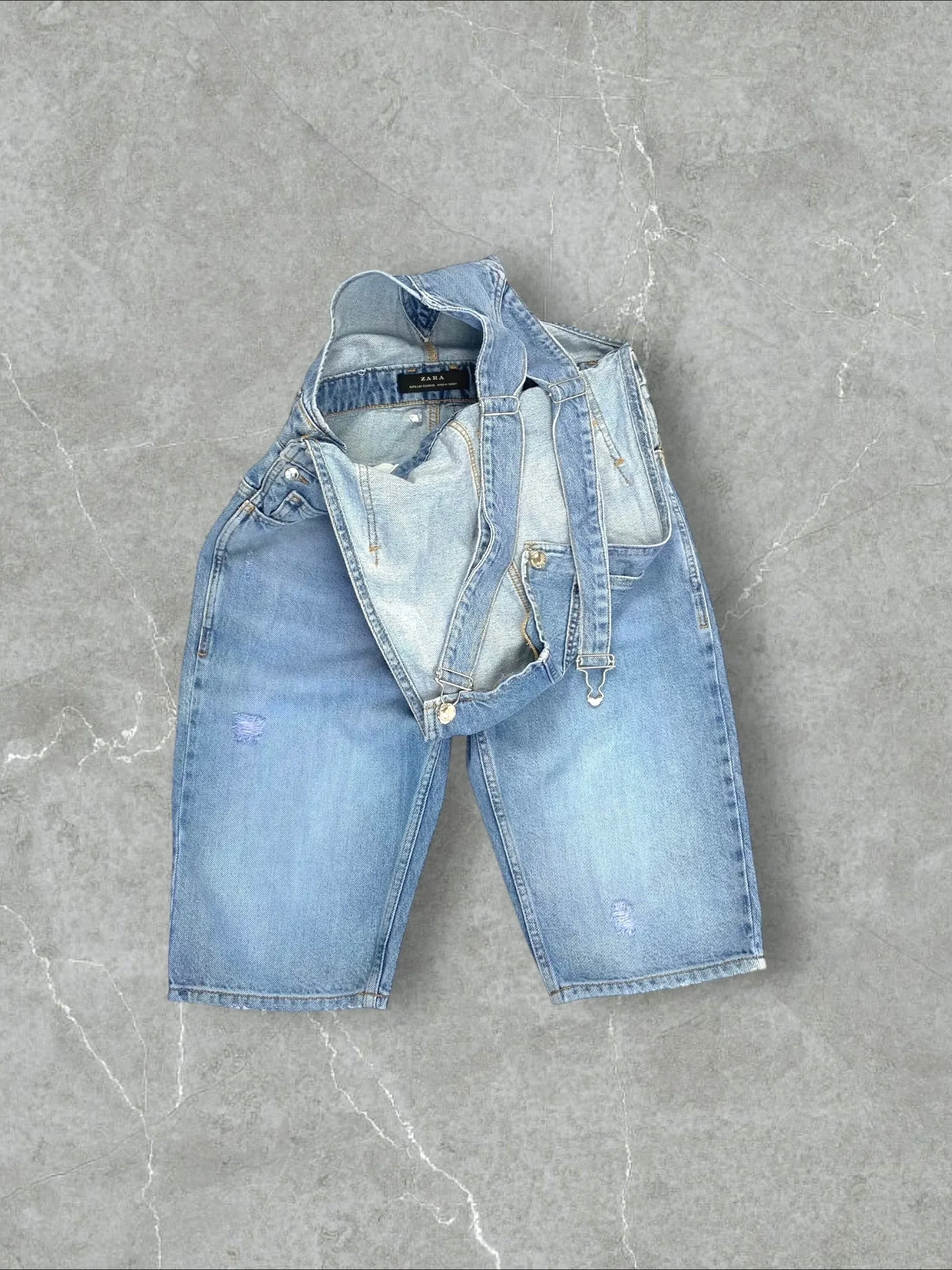 ZARA MAN OVERALL SHORTS